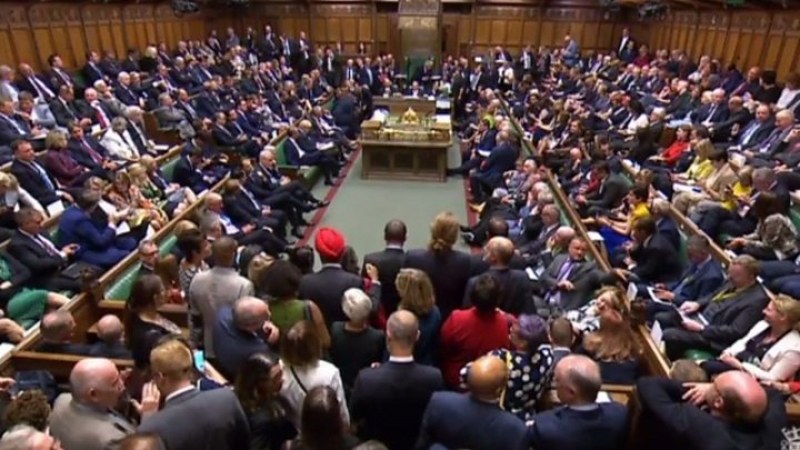 Съдбовен ден за Великобритания: Парламентът се събира заради Брекзит