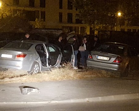 БМВ и Мерцедес се блъснаха и излязоха от пътя зад мол Пловдив