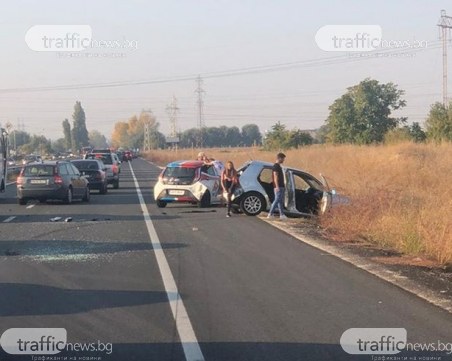 Две катастрофи през няколко метра задръстиха Асеновградско шосе
