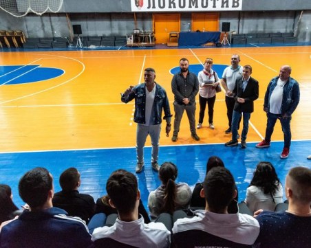 Няма значение дали си лъв, или газела: ако искаш да оцелееш, трябва да бягаш!