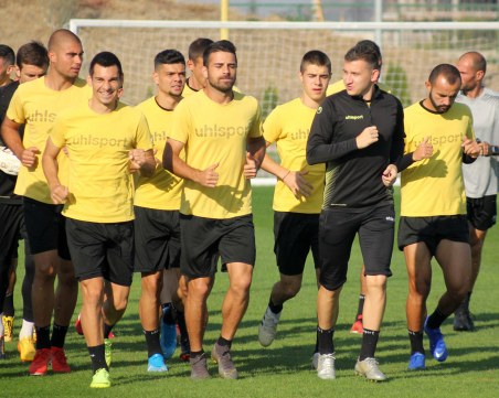 Ботев без контрола в паузата, двама контузени след мача с Лудогорец