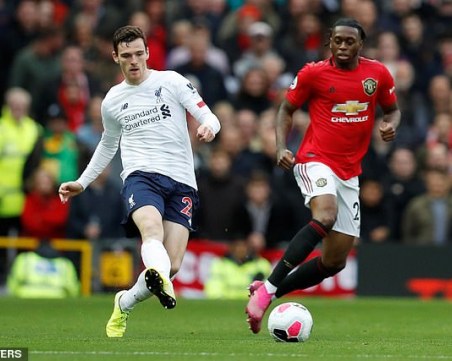 Легендата Рой Кийн отвратен от целувките и прегръдките на дербито Юнайтед - Ливърпул