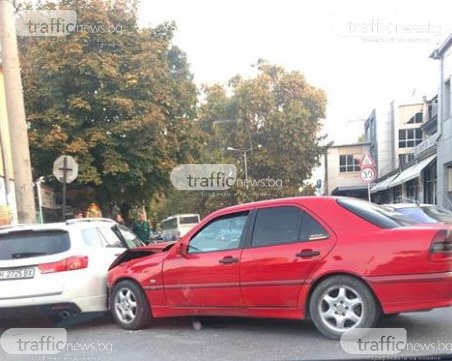 Катастрофа затапи улица в пловдивския квартал Кючук Париж