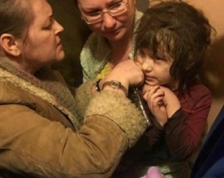 Ще съдят за опит за убийство майката, държала детето си като Маугли в дом на ужасите