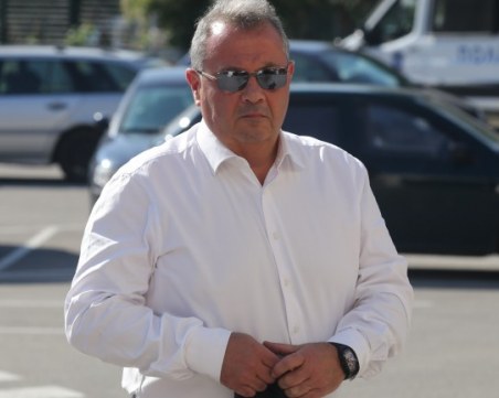 Разпитват свидетели по делото за Царските конюшни