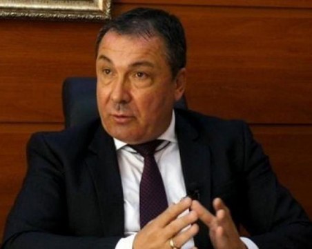 ЦИК даде кмета на Несебър на прокуратурата, той обвини олигарси с яхти