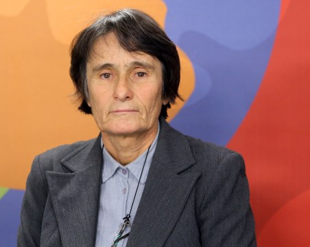 Здравка Евтимова с книга на китайски