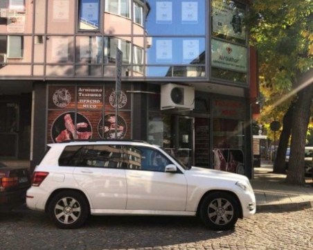 Двойният аршин на адв. Костов или трябва ли да мълчим за нарушенията на кандидатите за власт преди избори?