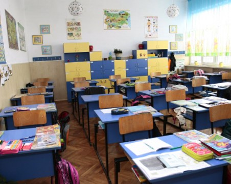 Над 4,5 милиона отиват за електронни дневници, проекти и интернет в родните училища