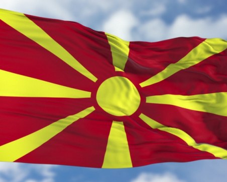 Захариева: Спирането на преговорите между ЕС и Македония е груба грешка