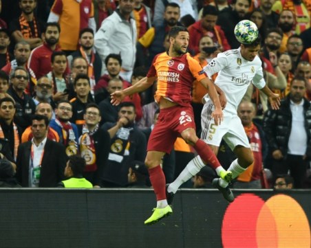 Зидан оцеля след първа победа на Реал, Дибала спаси Ювентус