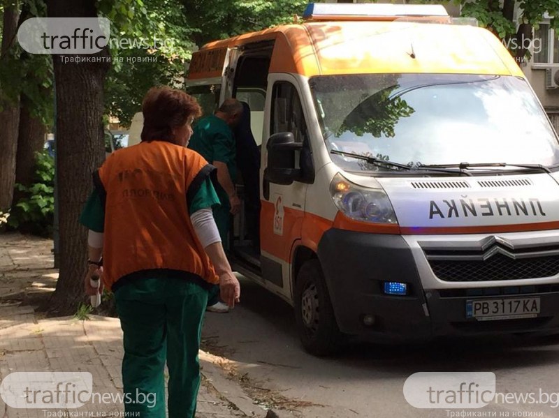 Учебна кола предизвика катастрофа в Асеновград, дете е в болница