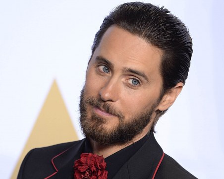 Джаред Лето дари средства за лечението на деца, пострадали при катастрофа