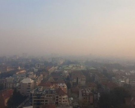 Гъст задушлив дим покри Русе
