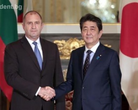 Радев хвали автоиндустрията ни пред японския премиер и инвеститори