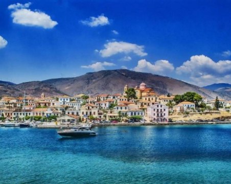 Революционно! Гърция маха ДДС за сделките с жилища