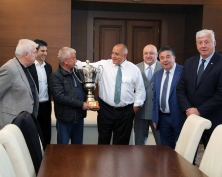 Здравко Димитров прибра в Пловдив шампионската титла на Локомотив, връчва я на феновете