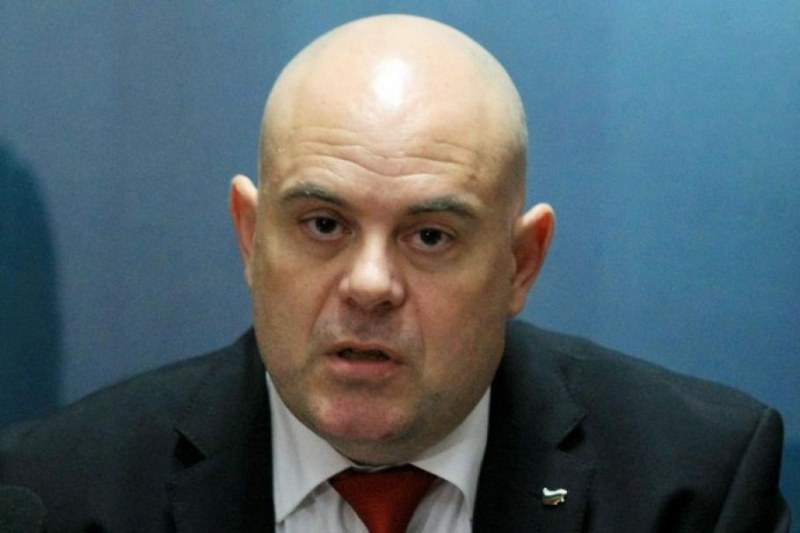 ВСС отваря вратата на Иван Гешев за нов главен прокурор