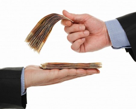 Минималната работна заплата скача от догодина