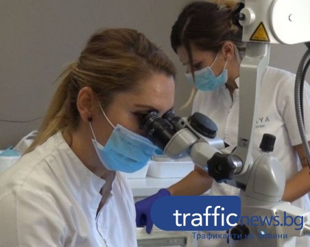 Младите лекари: Д-р Елена Иванова се отказва от математиката, за да дарява усмивки