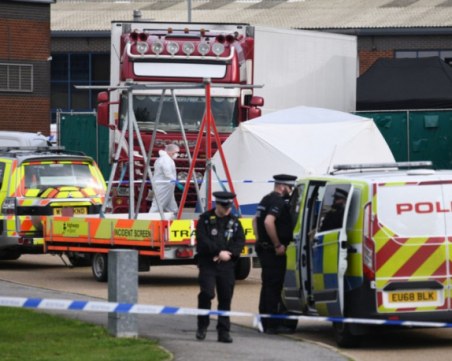 Шофьорът на камиона-ковчег в Есекс е обвинен в убийство