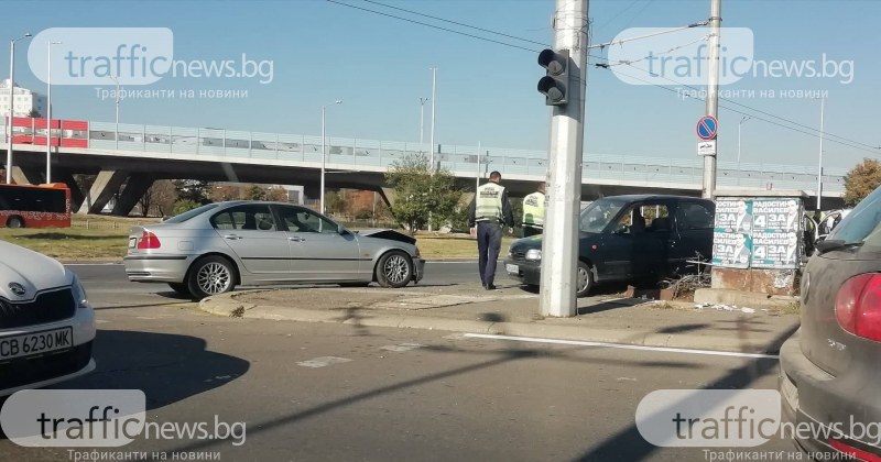 Неработещ светофар причини катастрофа в София