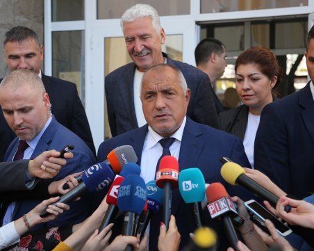 Бойко Борисов дойде в централата на ГЕРБ, отказа коментар