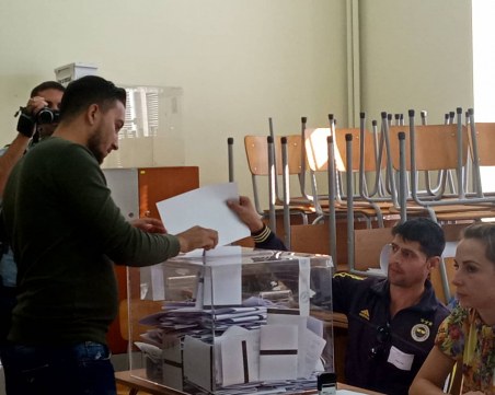 Едва 40% от пловдивчани гласуваха, всички секции затвориха - очакваме резултатите
