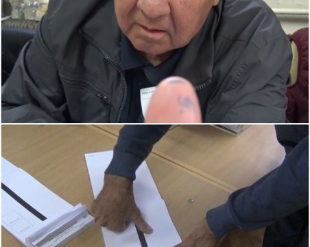 Как членове на секционна комисия в Пловдив обясняват изцапаните си пръсти