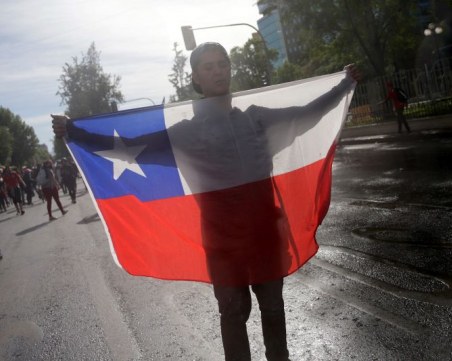 Президентът на Чили уволни правителството