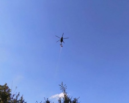 ВВС осигурява и утре вертолет за гасенето на пожара в Рила