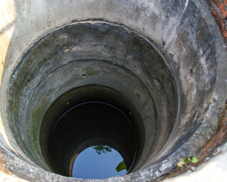 72 часа спасяват 2-годишно дете, паднало в 26-метров кладенец