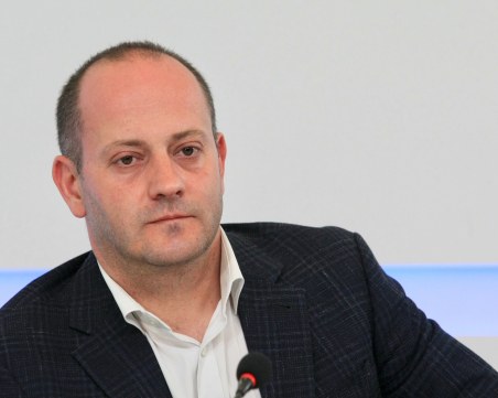 Радан Кънев: Манолова и Игнатов да се откажат и на балотаж да отиде Бонев