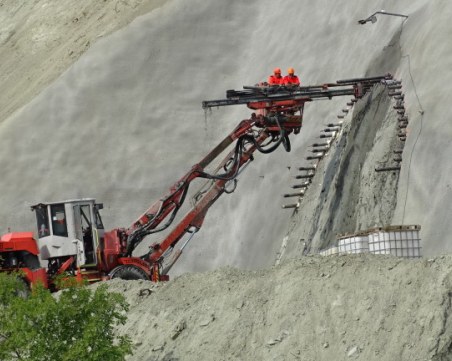 Референдум гони от Синитово кариера за мрамор