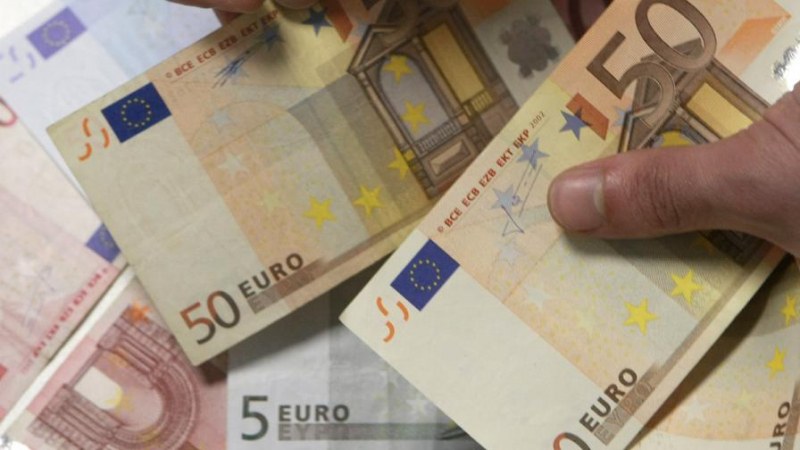 Защо българинът държи на банков влог планини от пари при нулеви лихви