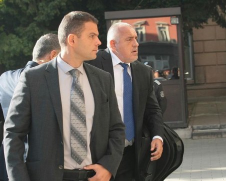 Борисов си спомни пожарникарски кошмари, докато разглеждаше 