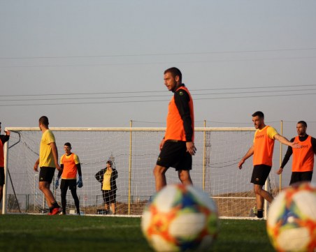 Ботев с петима юноши срещу Арда днес