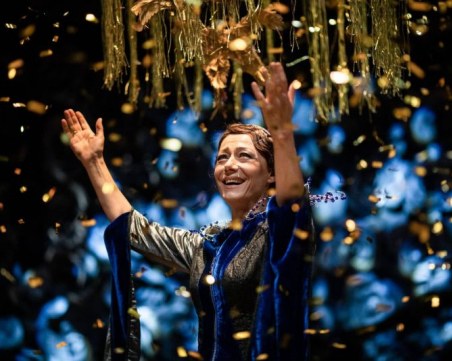 Надникваме зад кулисите на спектакъла 