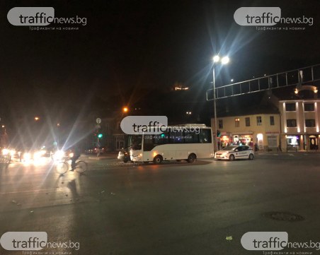 Нова катастрофа с автобус в Пловдив! Стъкла полетяха на Шехбазян