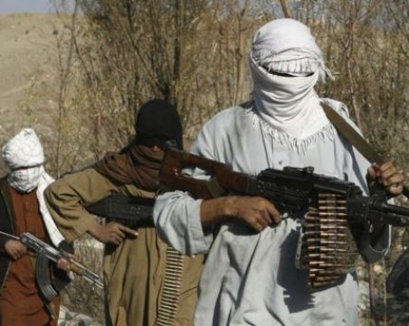 Талибани убиха 5-а полицаи в Афганистан, заловиха 8 души