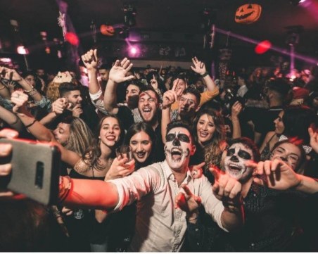 Жестоко парти под тепетата за Хелоуин! Страховити същества налазват W Club