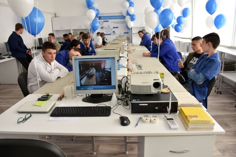 Откриха нова лаборатория в Гимназията по електротехника в Пловдив