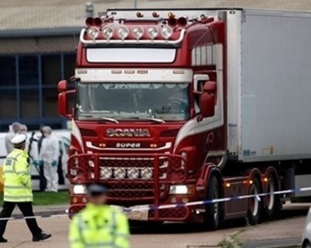 Българинът, свързан с камиона ковчег, подозира ирландец за трафика