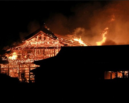 Пламъци изпепелиха японски замък, част от културно наследство на ЮНЕСКО