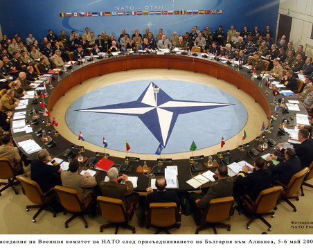 Президент и премиер се разбраха Радев да отиде на срещата на НАТО