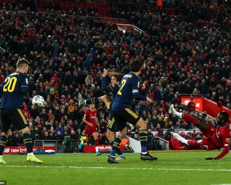 Шоу в Англия! Ливърпул и Арсенал си вкараха 10 гола!