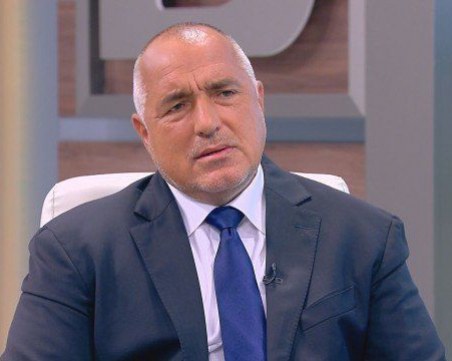 Борисов: Манолова готви уйдурма с ромите, снощи уговаряла босове от Волуяк