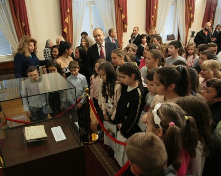 Опашки под дъжда заради 