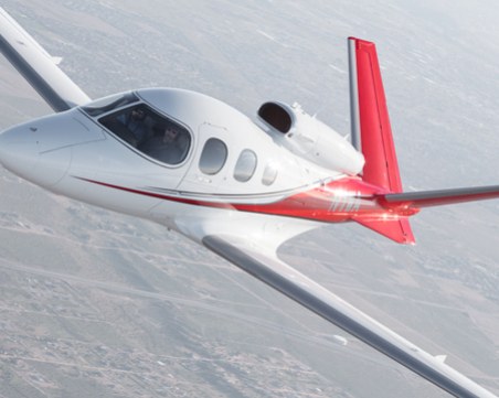 Самолет се разби в кола във Флорида, двама загинаха