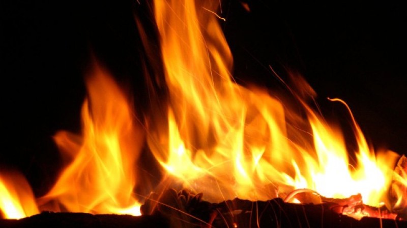 Мъж загина при пожар в къща във Варненско